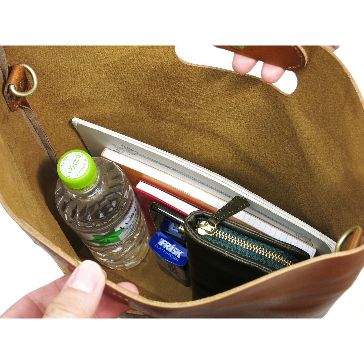 Double Oil VI LERTHER くり手ショルダーバッグ CMAK1014