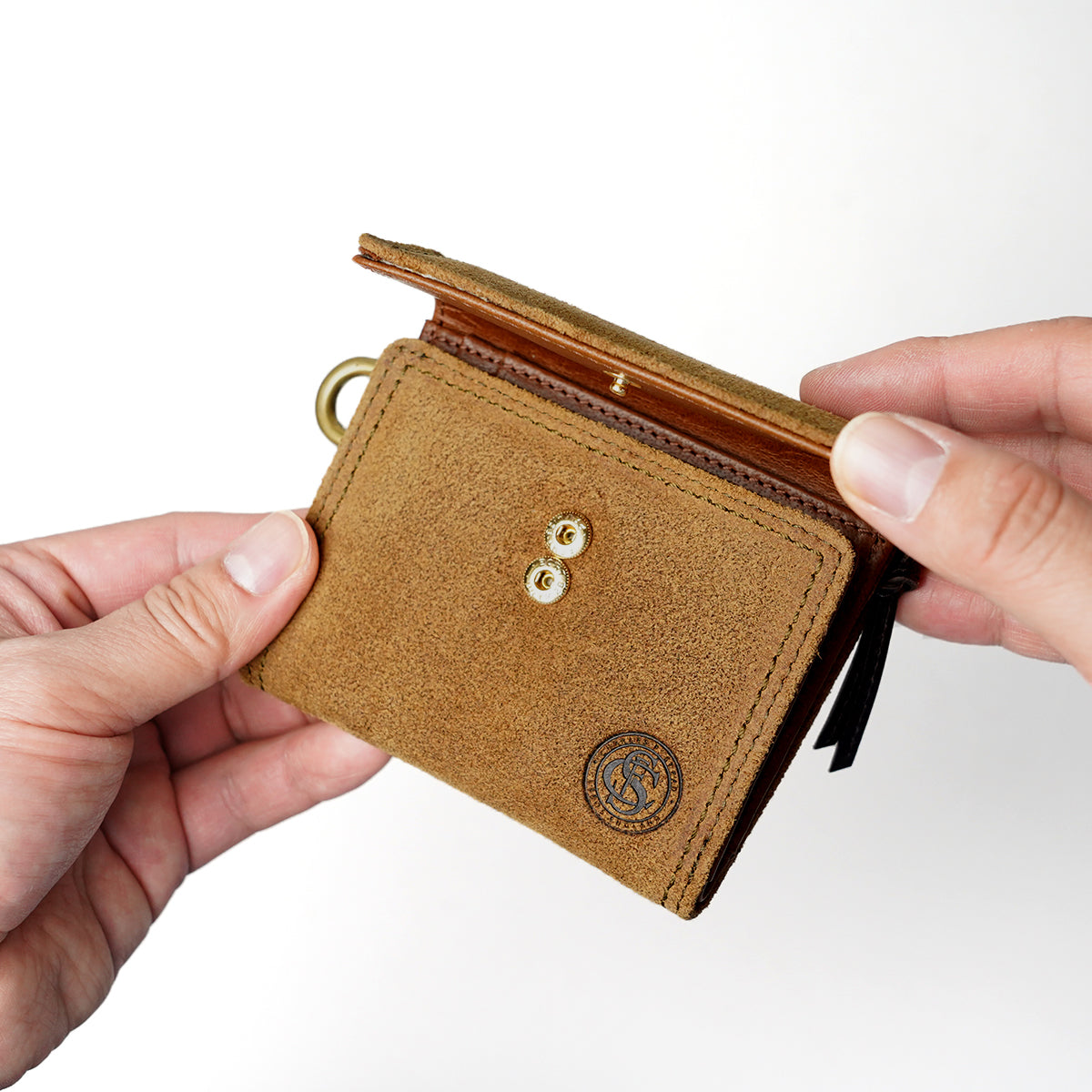 Oil suede tri-fold wallet FZKM14