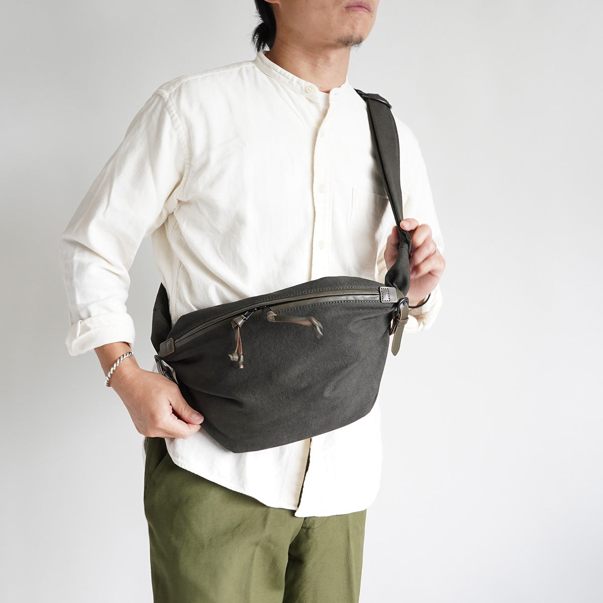 KUROSABI - Black Rust Dye - Sling Bag GRN9600