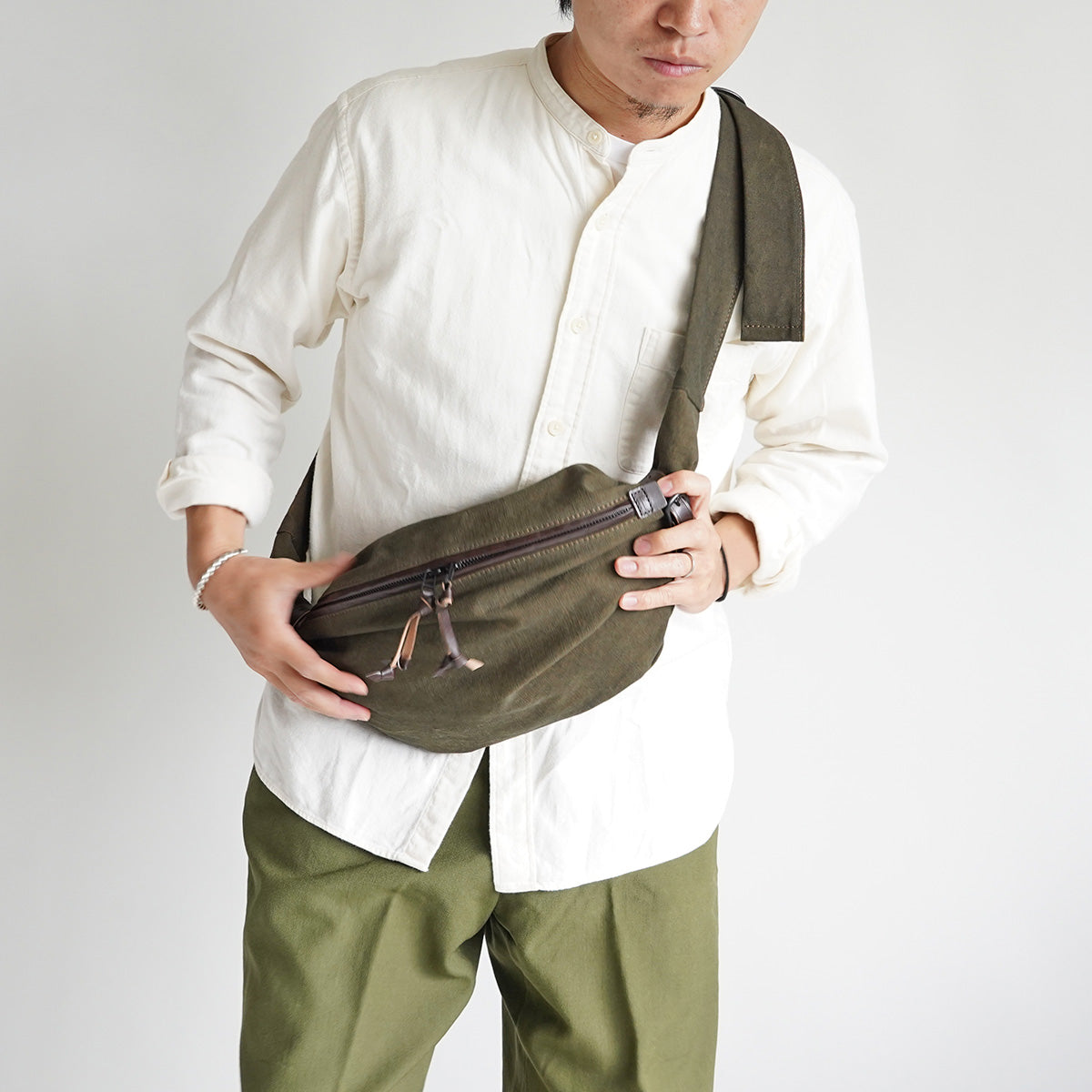 KUROSABI - Black Rust Dye - Sling Bag GRN9600