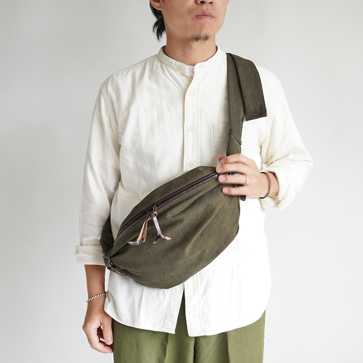 KUROSABI - Black Rust Dye - Sling Bag GRN9600