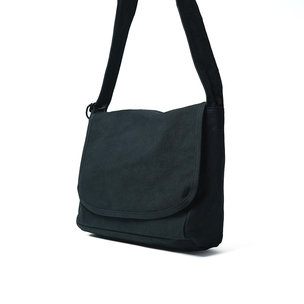 KUROSABI-黒さび染め- フラップ付きショルダーバッグ M GRN9601