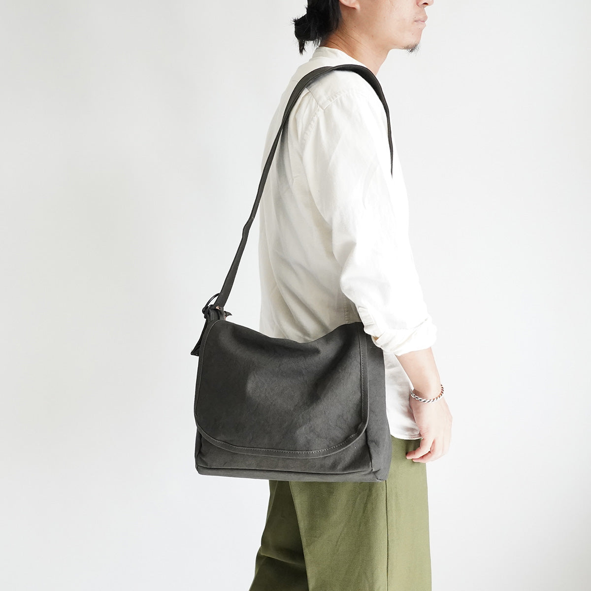 KUROSABI - Black Rust Dye - Flap Shoulder Bag M GRN9601