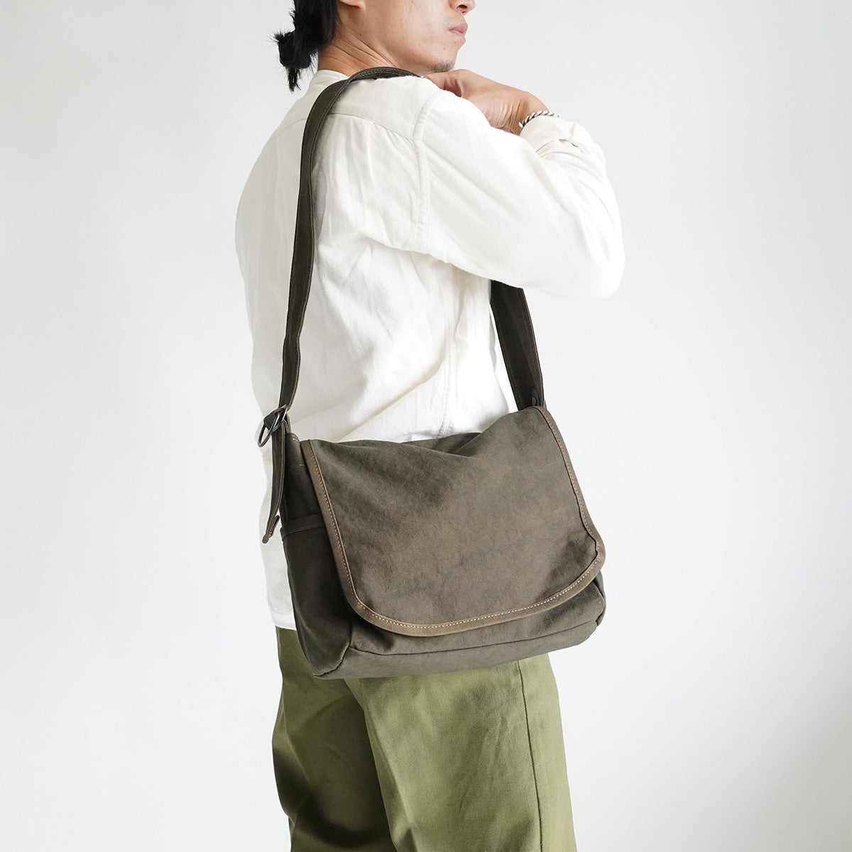 KUROSABI - Black Rust Dye - Flap Shoulder Bag M GRN9601