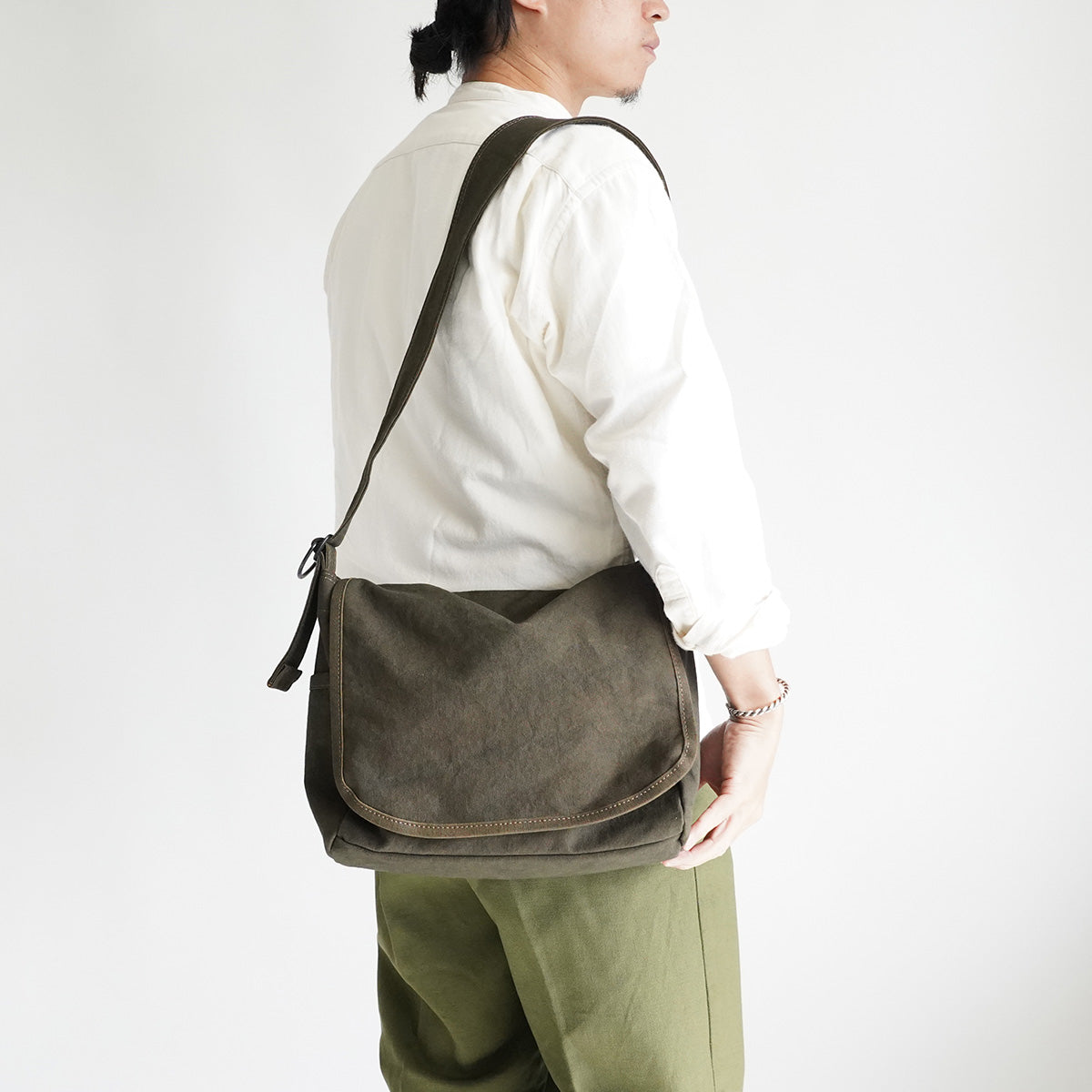 KUROSABI - Black Rust Dye - Flap Shoulder Bag M GRN9601