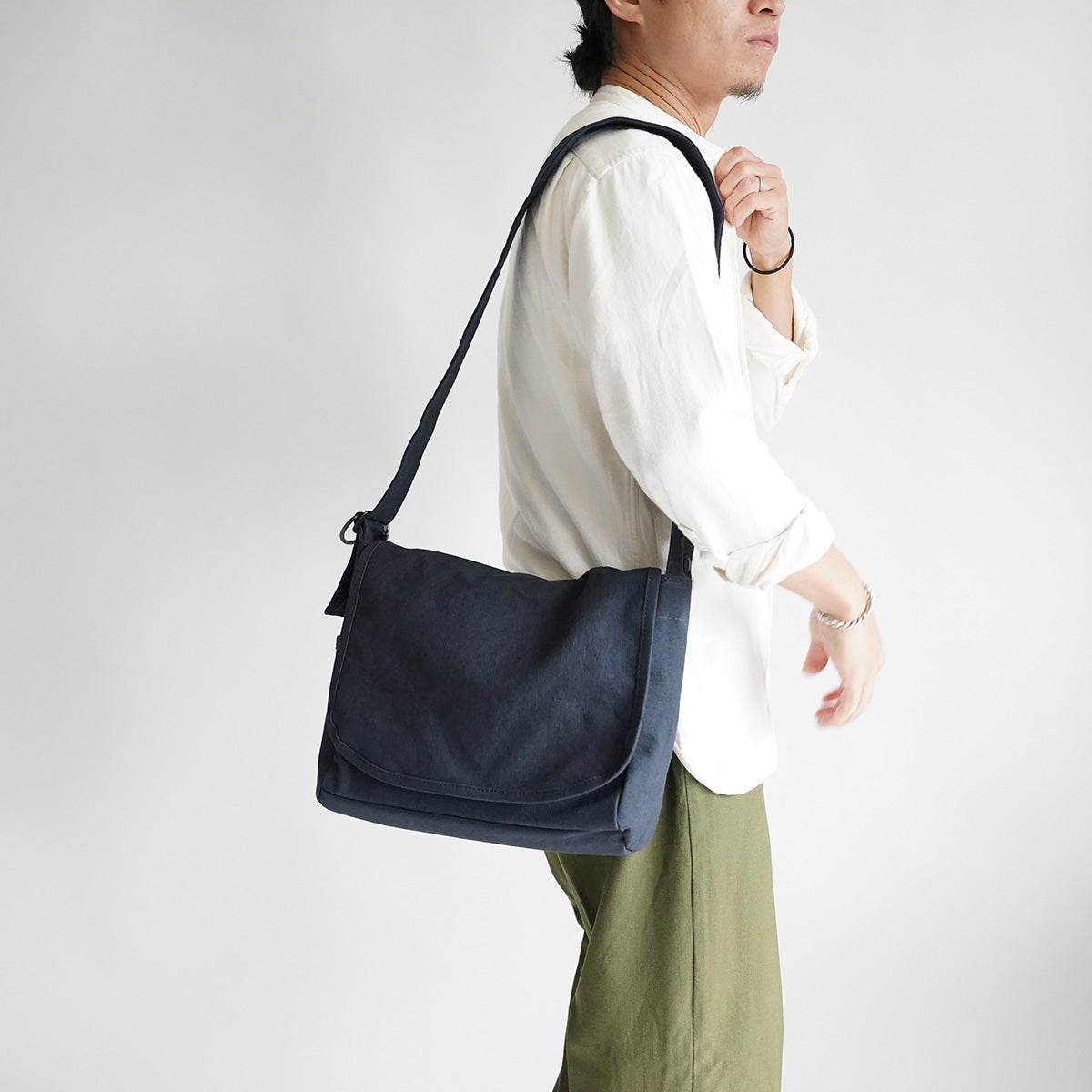 KUROSABI - Black Rust Dye - Flap Shoulder Bag M GRN9601