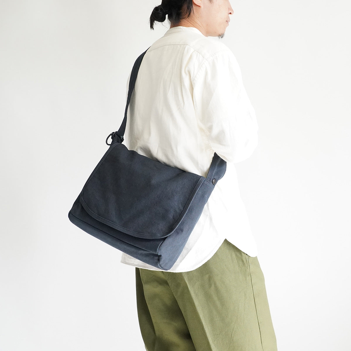 KUROSABI - Black Rust Dye - Flap Shoulder Bag M GRN9601