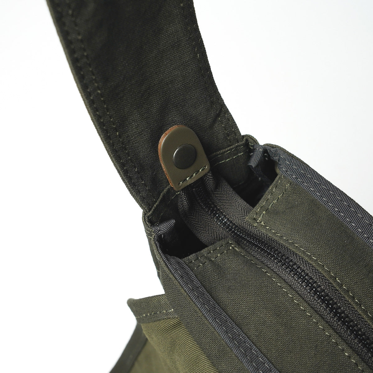 KUROSABI - Black Rust Dye - Flap Shoulder Bag M GRN9601