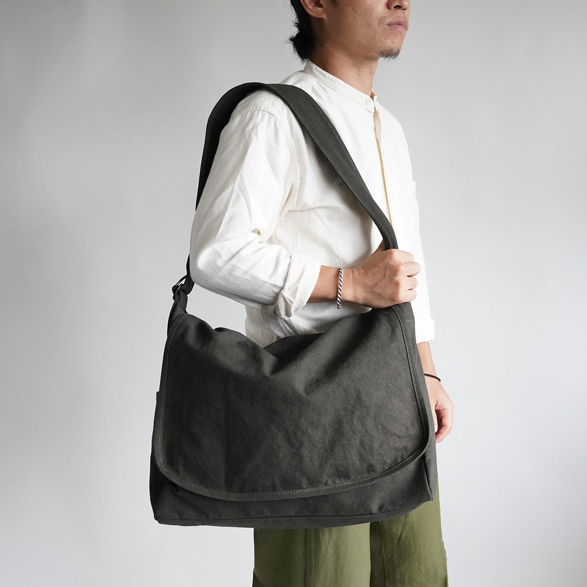 KUROSABI - Black Rust Dye - Flap Shoulder Bag L GRN9602