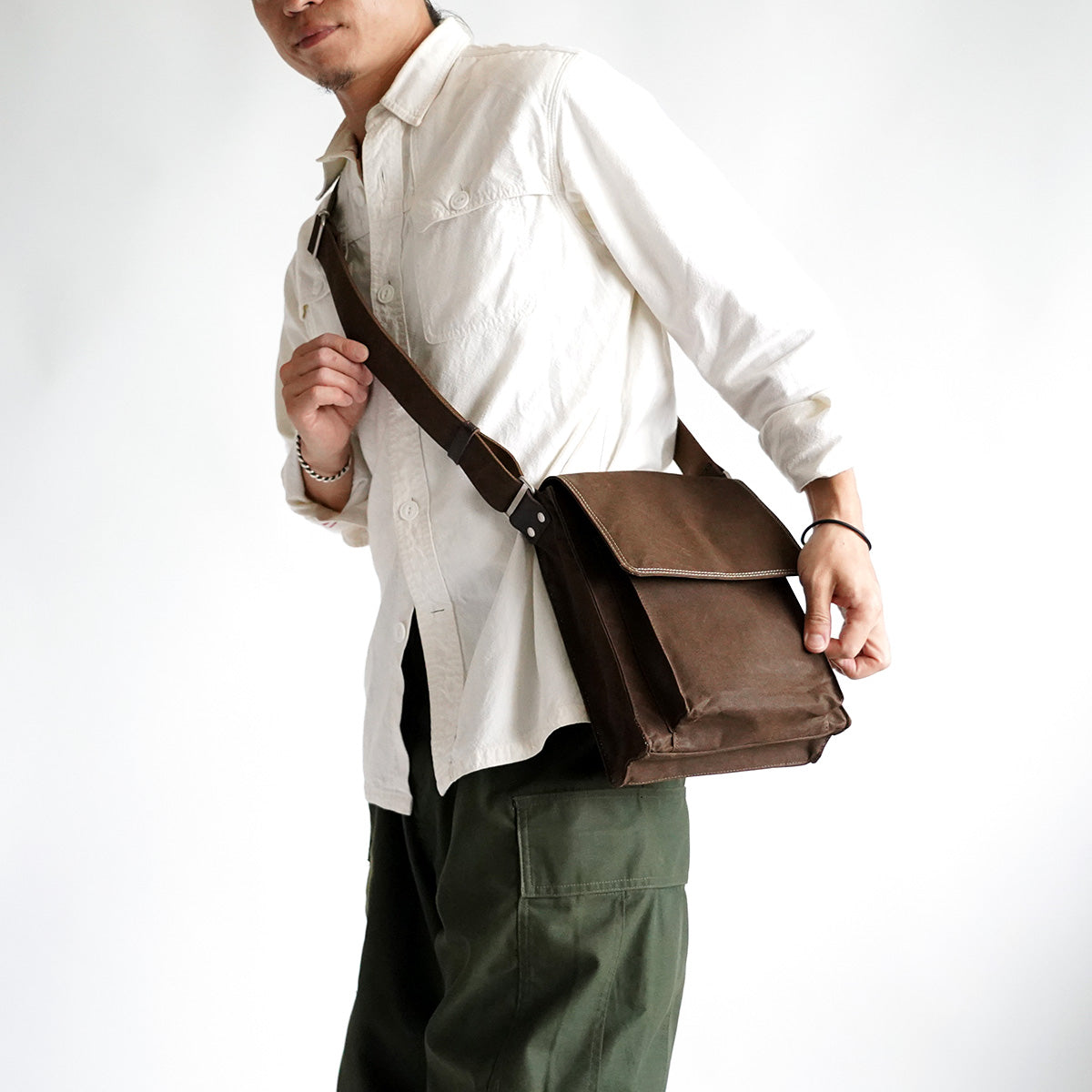 Shelter Duck Shoulder Bag INS601