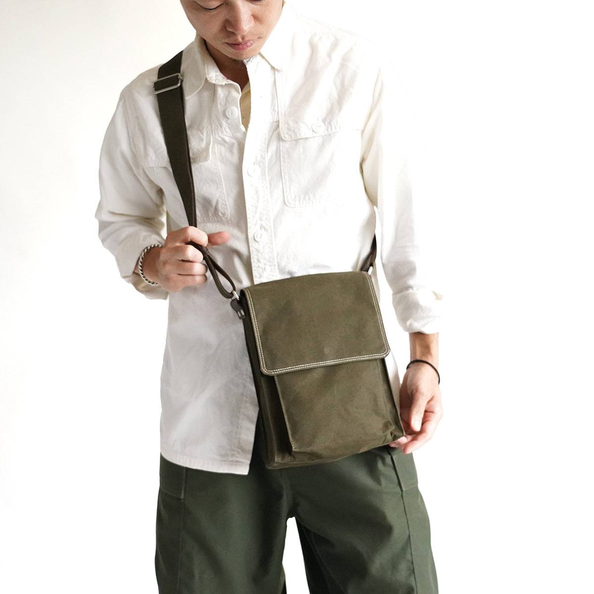 Shelter Duck Shoulder Bag INS601