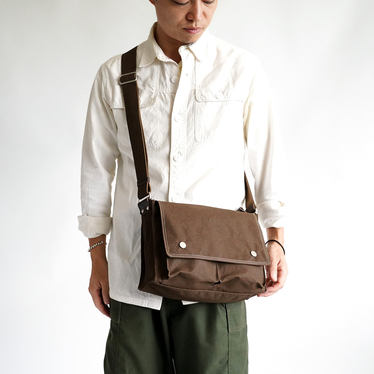 Shelter Duck Horizontal Shoulder Bag (S) INS602