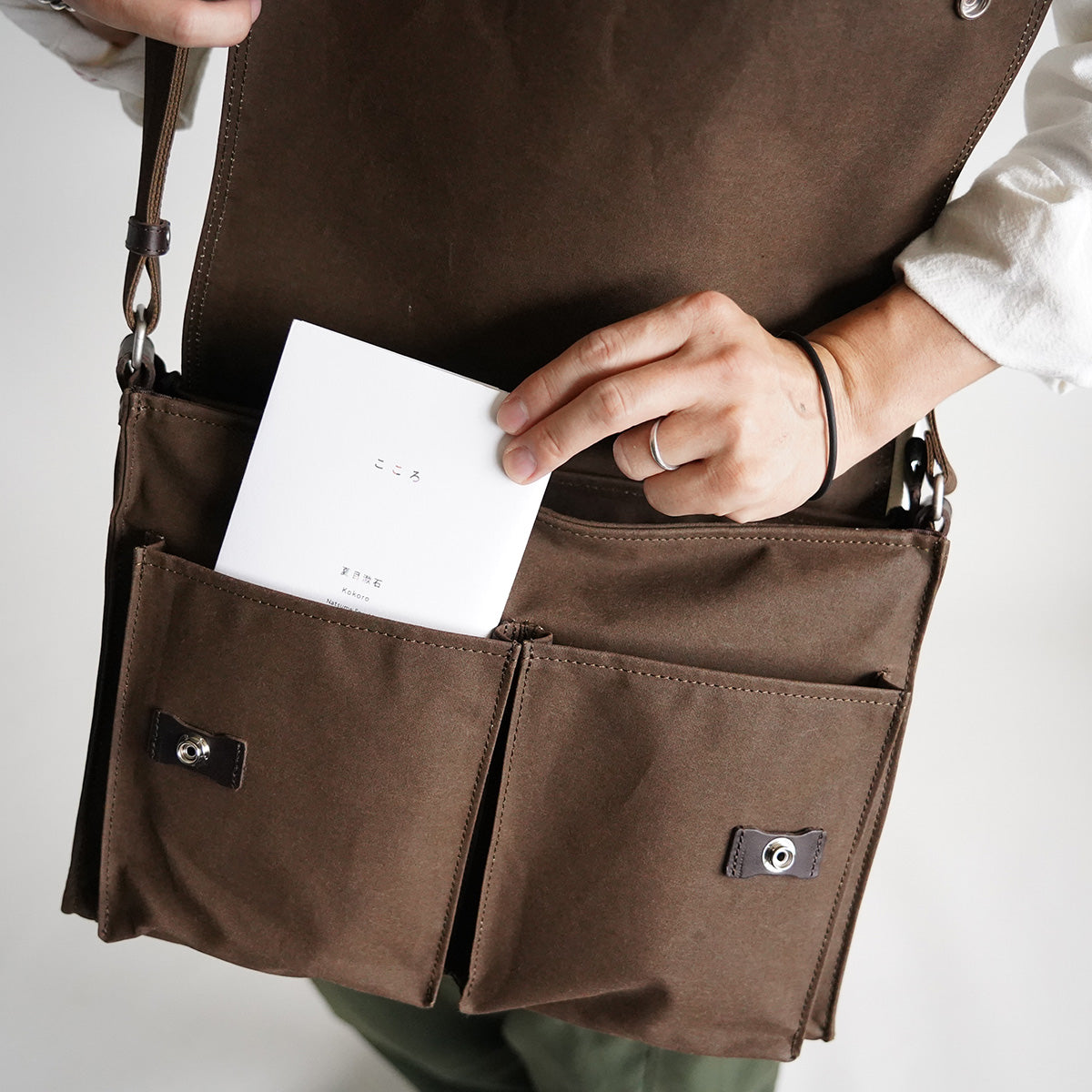 Shelter Duck Horizontal Shoulder Bag (L) INS603
