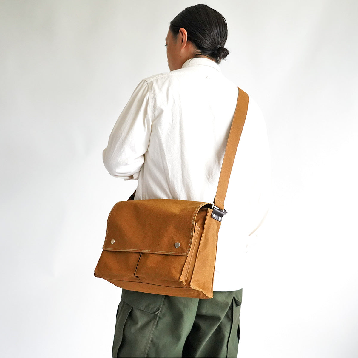 Shelter Duck Horizontal Shoulder Bag (L) INS603
