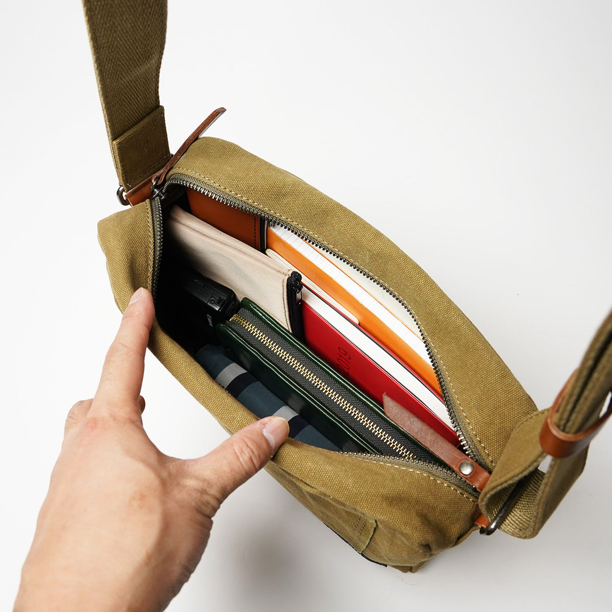 21oz アーミーダック スクエアショルダーバッグ KOG303