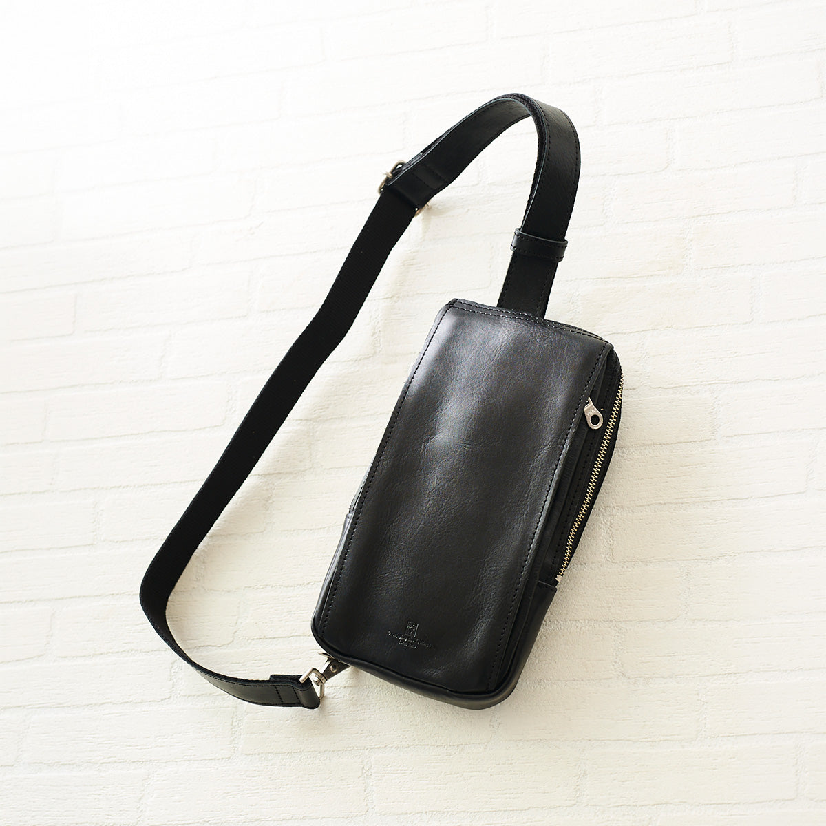 SLANTING -スランティング- タテ型ボディバッグ S KOT1007