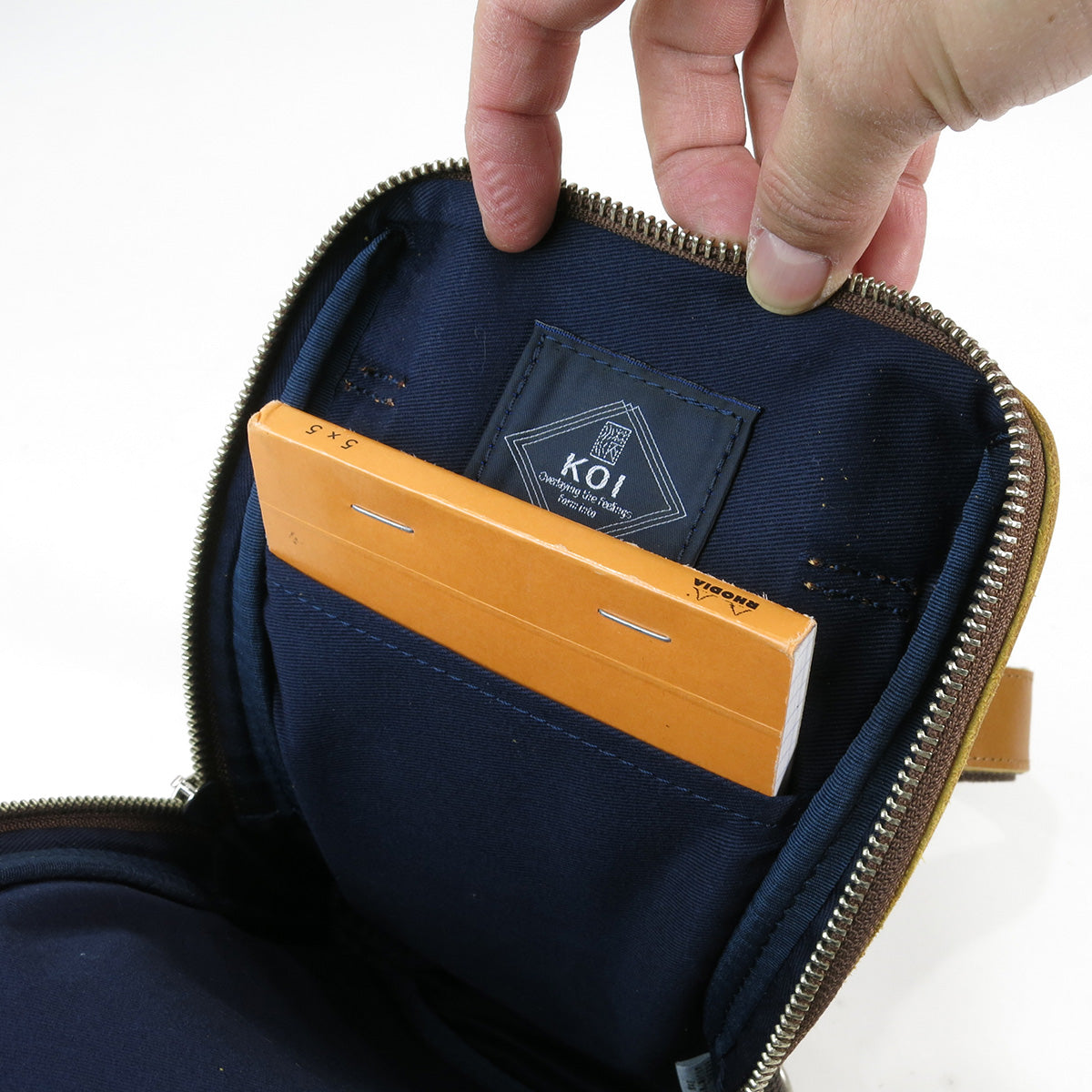 SLANTING -スランティング- タテ型ボディバッグ S KOT1007