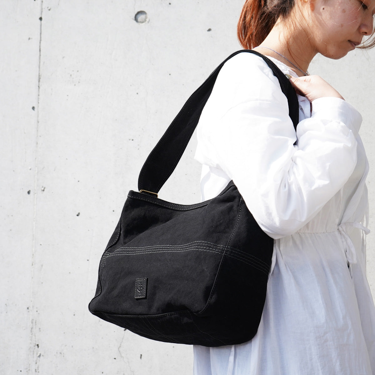 18oz Army Duck Bio 單肩包,中號,LGRN4025