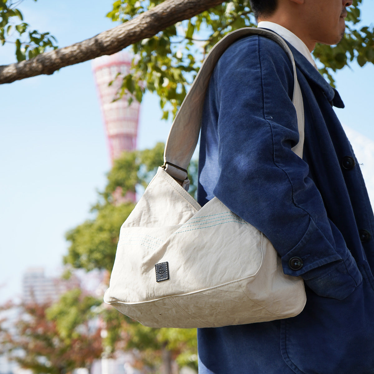 18盎司Army Duck Bio單肩包,大號,LGRN4026