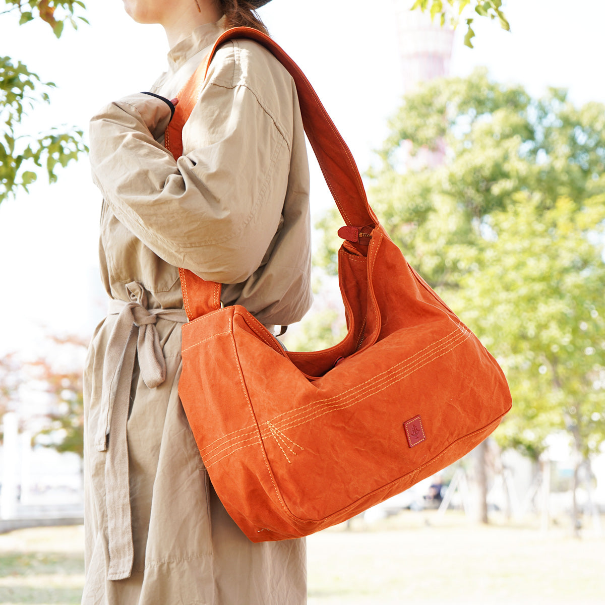 18盎司Army Duck Bio單肩包,大號,LGRN4026