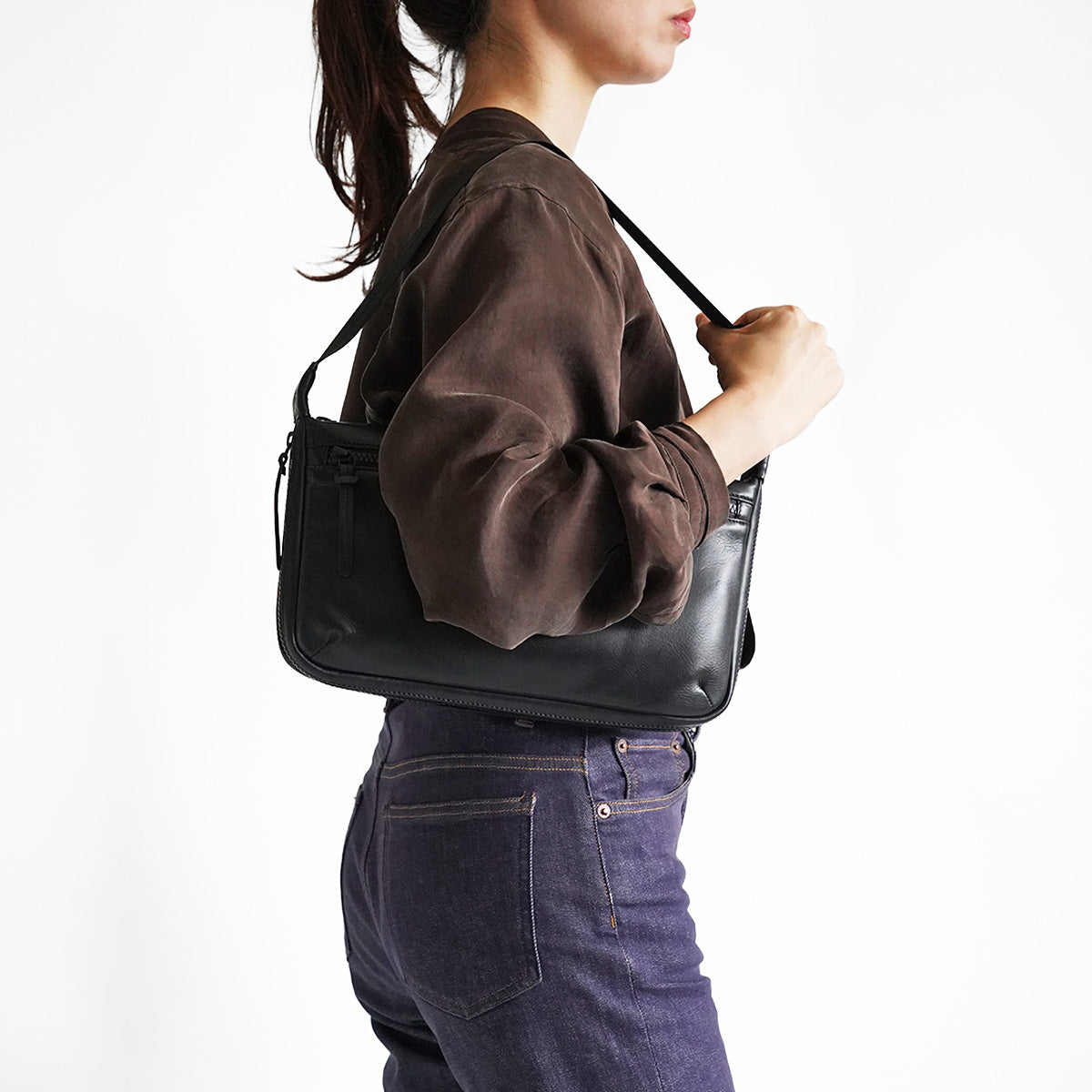 Glossy Expandable Horizontal Shoulder Bag M LZKM1502