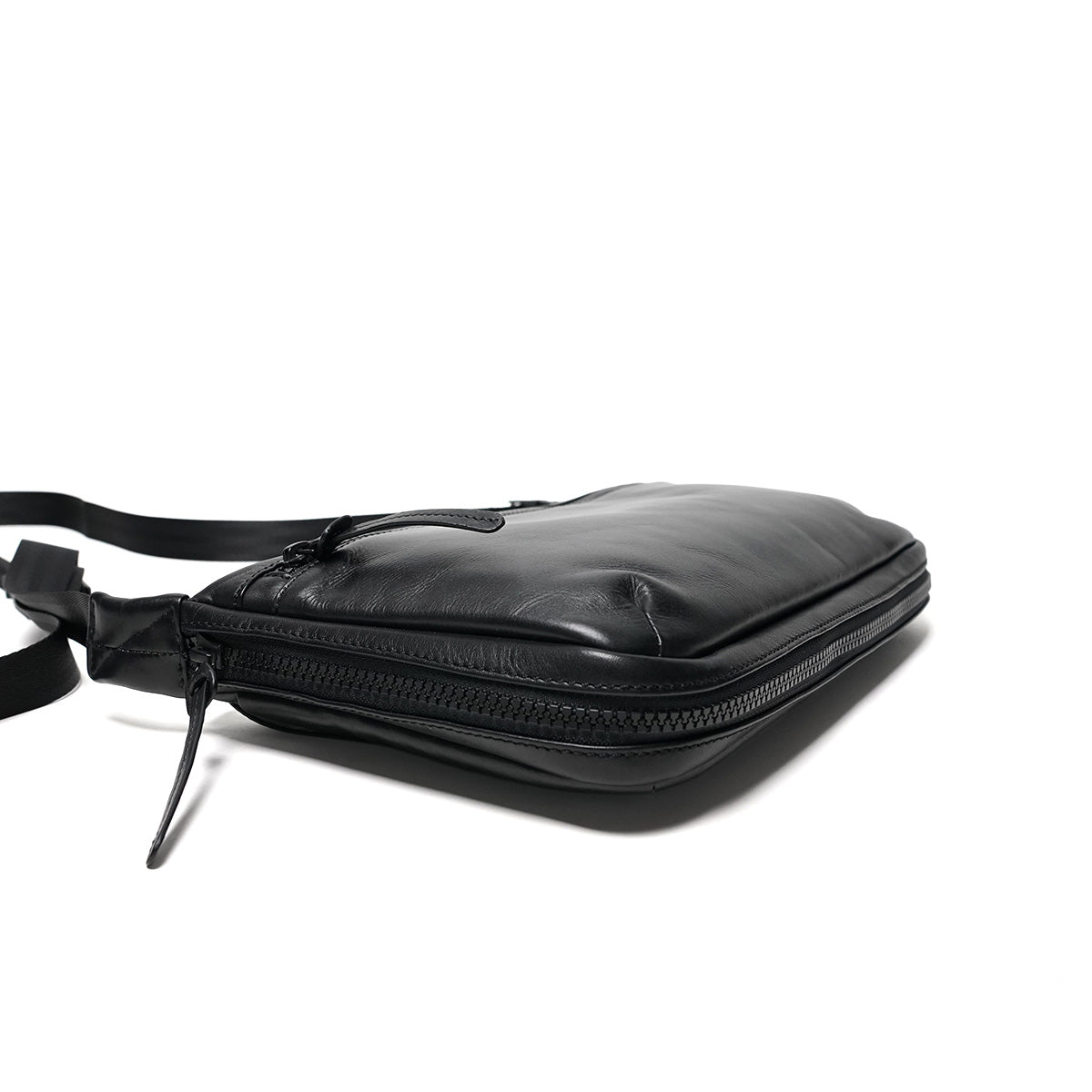 Glossy Expandable Horizontal Shoulder Bag M LZKM1502