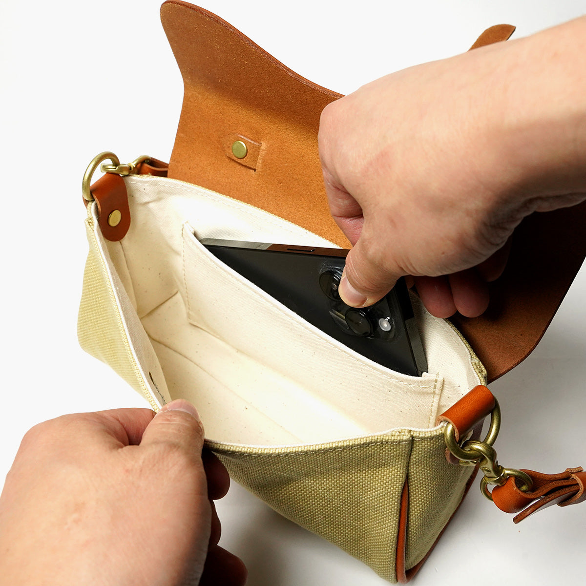 防水ドゥーマン フラップ付きミニショルダーバッグ SMIC022m