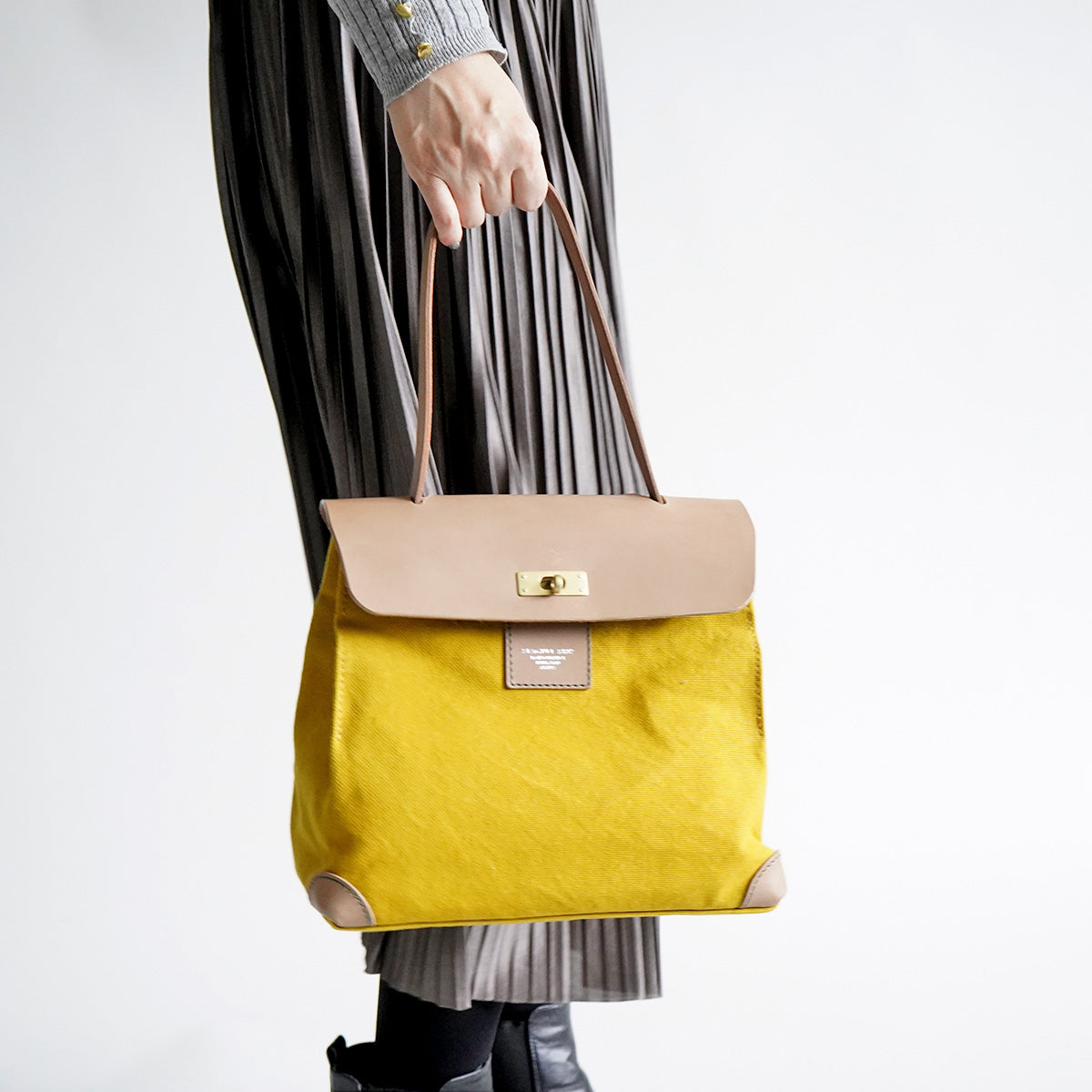 防水ドゥーマン Nomadoma フラップショルダーバッグ SMIC132