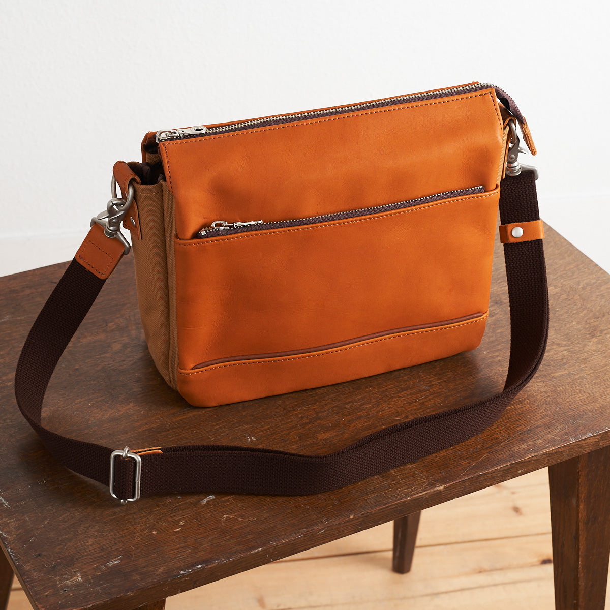 グローブレザー ショルダーバッグ YNM200