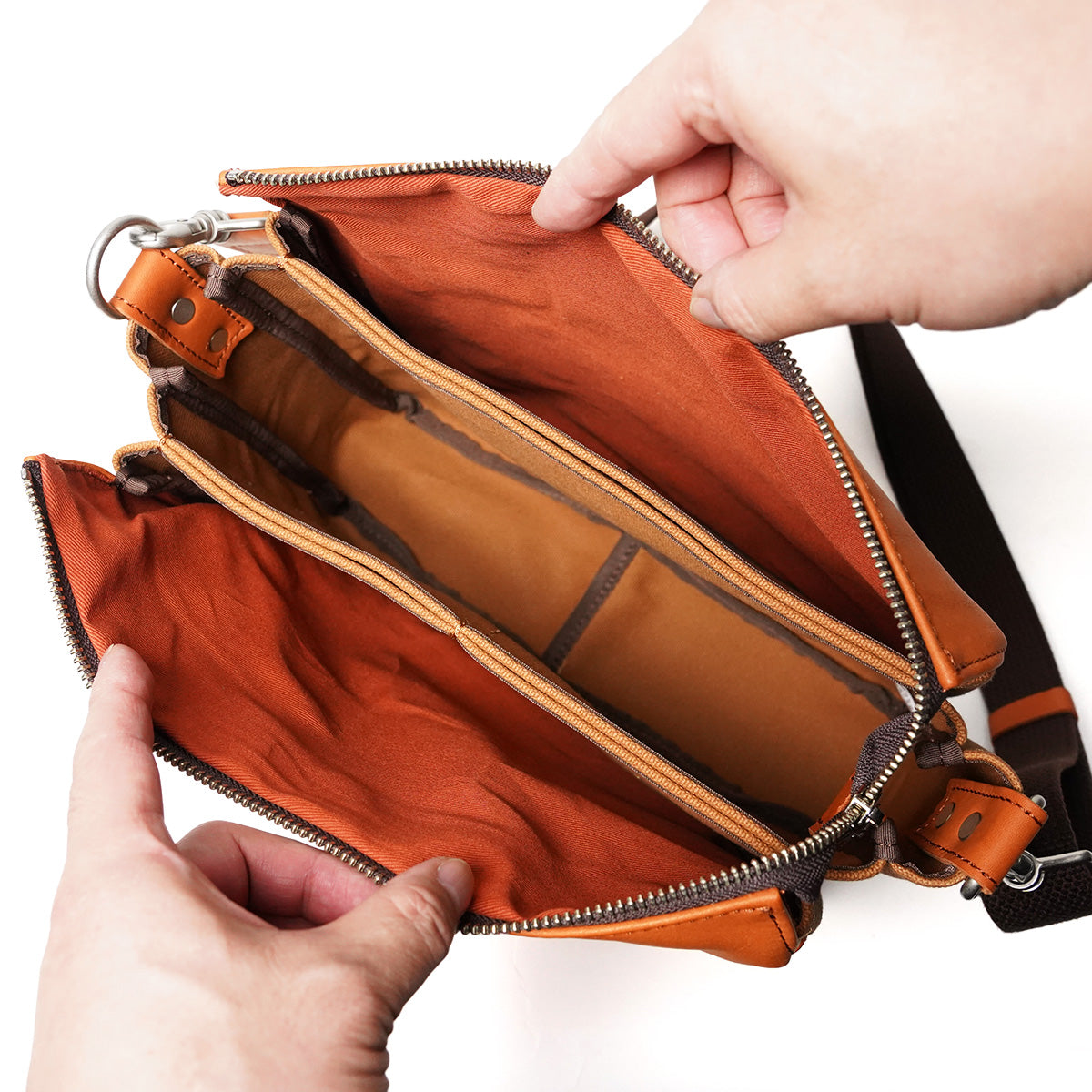 グローブレザー ショルダーバッグ YNM200