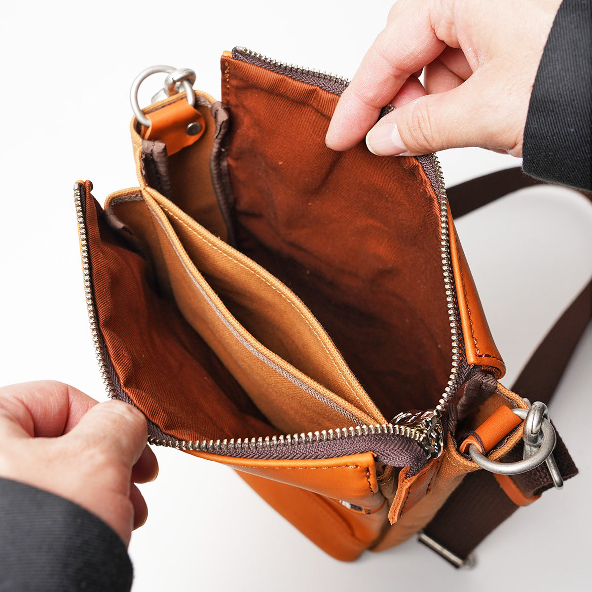 グローブレザー タテ型ショルダーバッグ YNM232