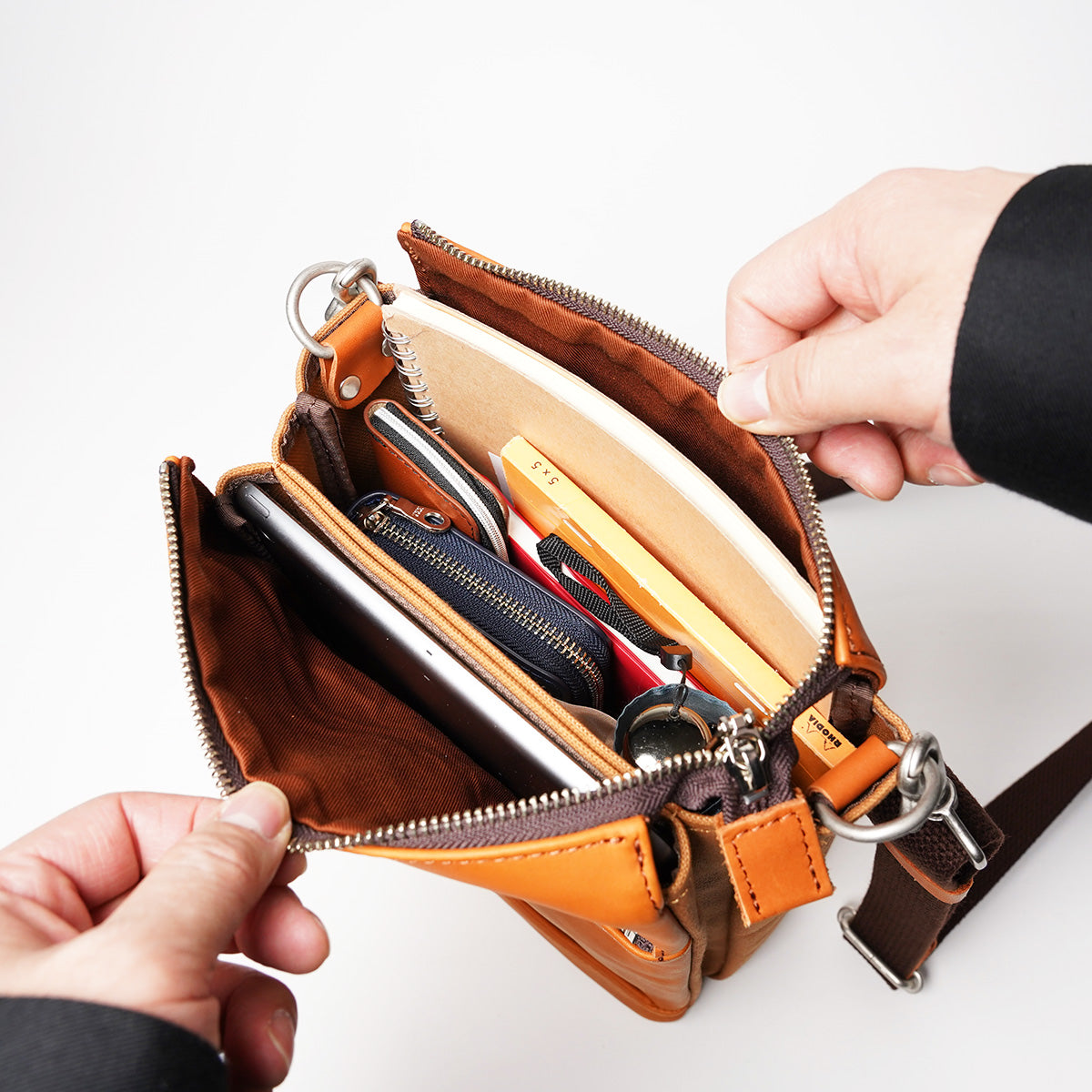 グローブレザー タテ型ショルダーバッグ YNM232