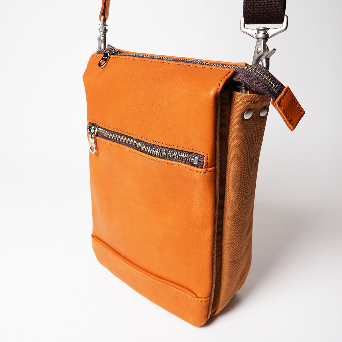 グローブレザー タテ型ショルダーバッグ YNM232