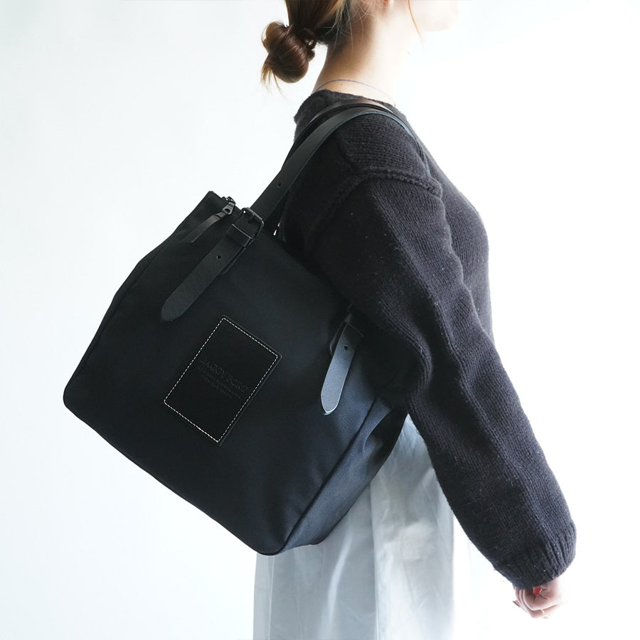 BLACK - Black - Tote Bag M YNM418