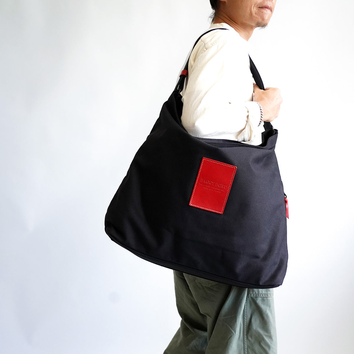 BLACK -Black- One-shoulder bag YNM427