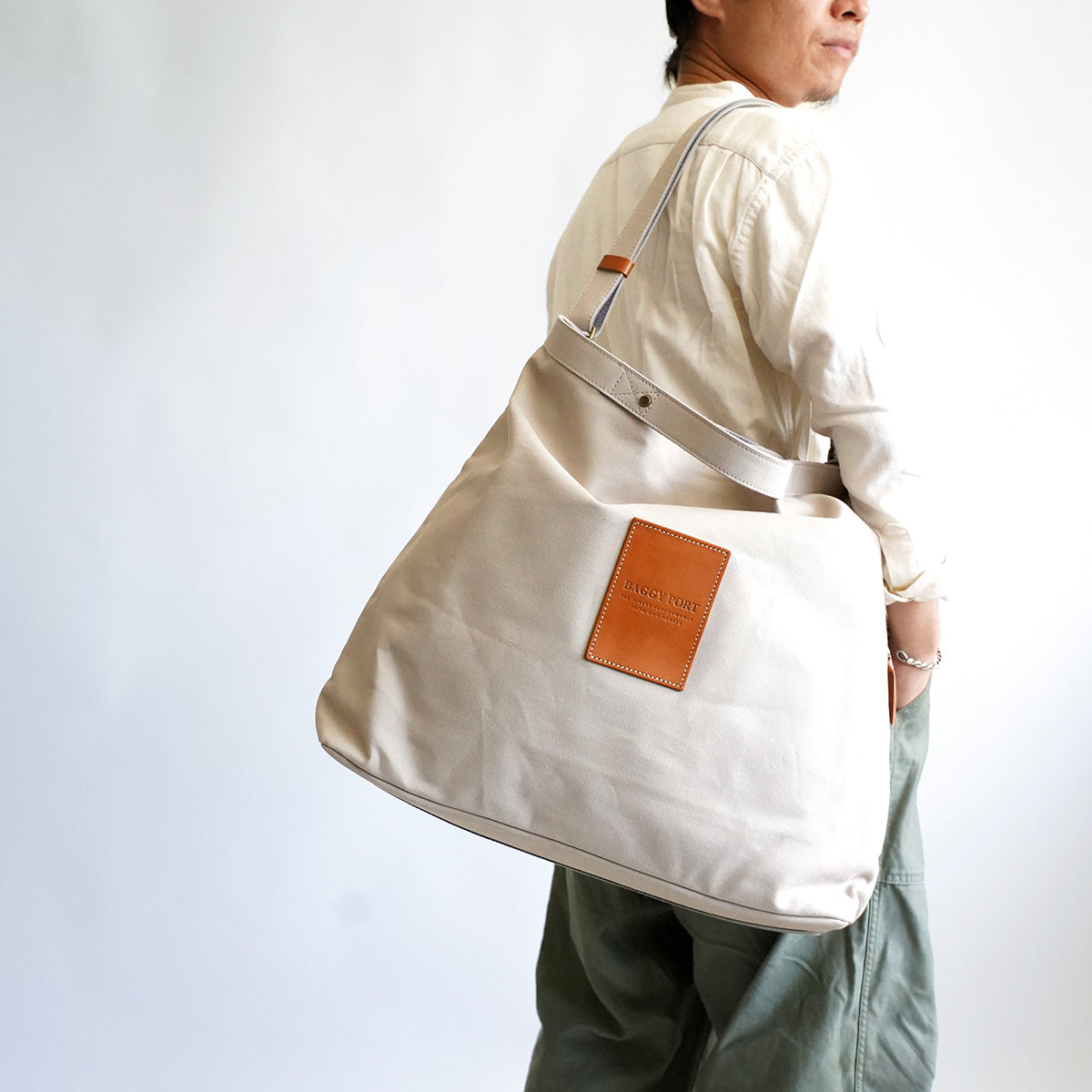 BLACK -Black- One-shoulder bag YNM427
