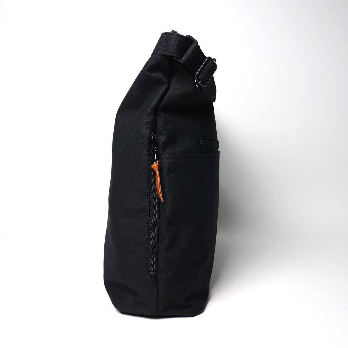 BLACK -Black- One-shoulder bag YNM427