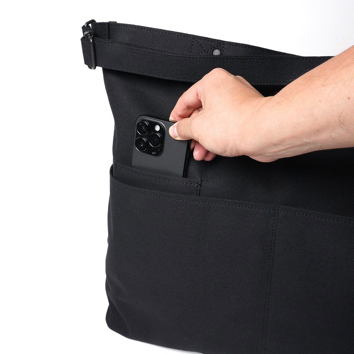 BLACK -Black- One-shoulder bag YNM427