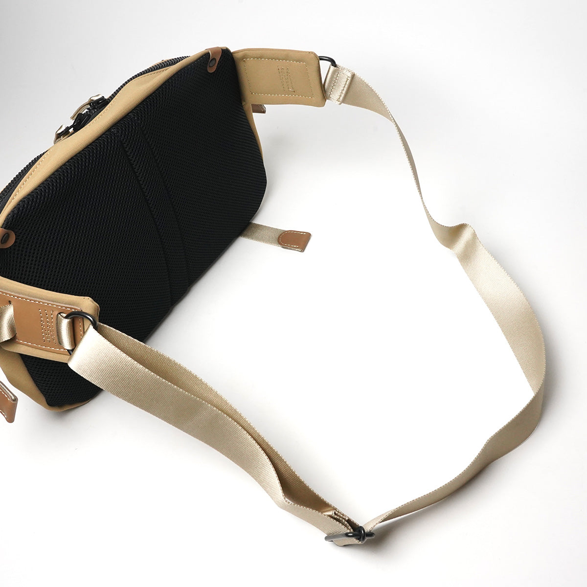 MINOTECH -Minotech Layer- Body Bag YNM5601