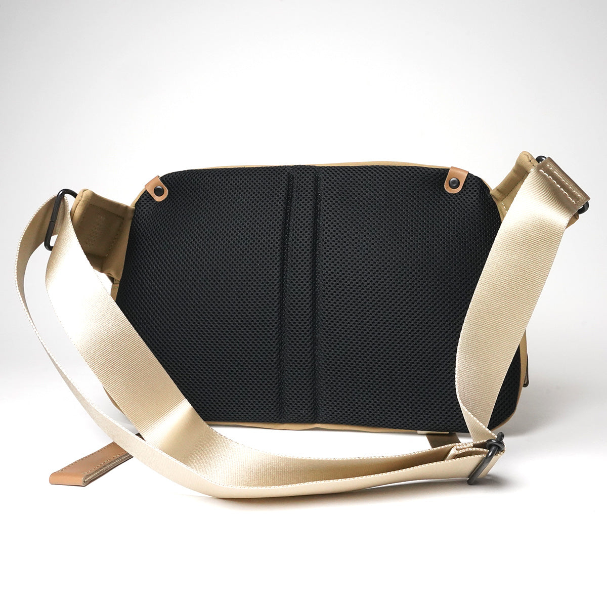 MINOTECH -Minotech Layer- Body Bag YNM5601