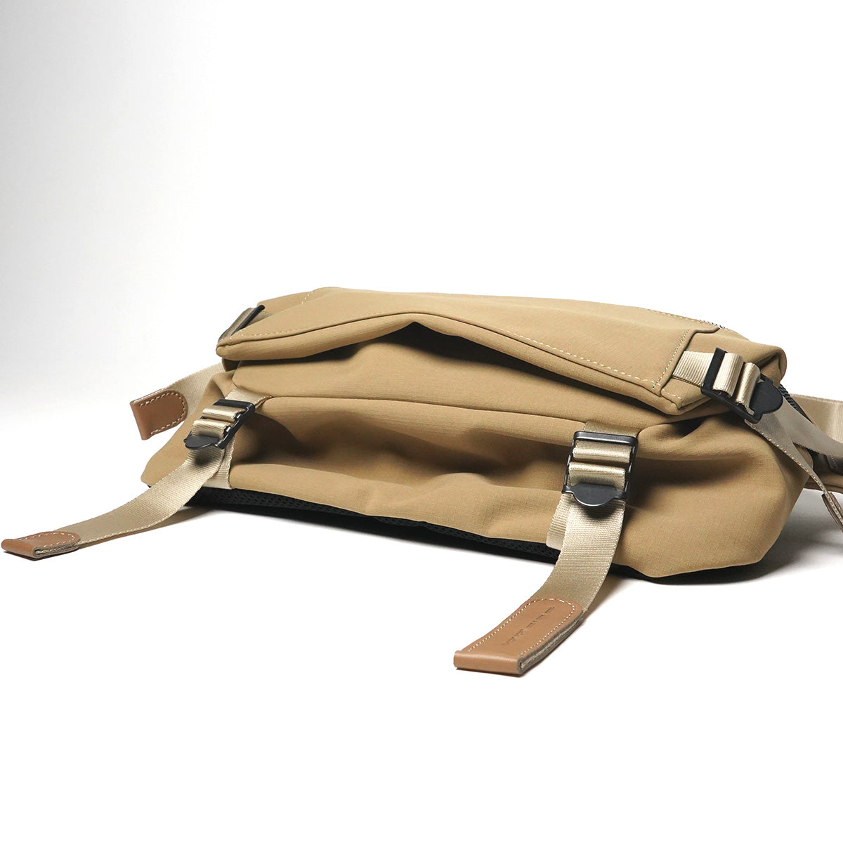 MINOTECH -Minotech Layer- Body Bag YNM5601