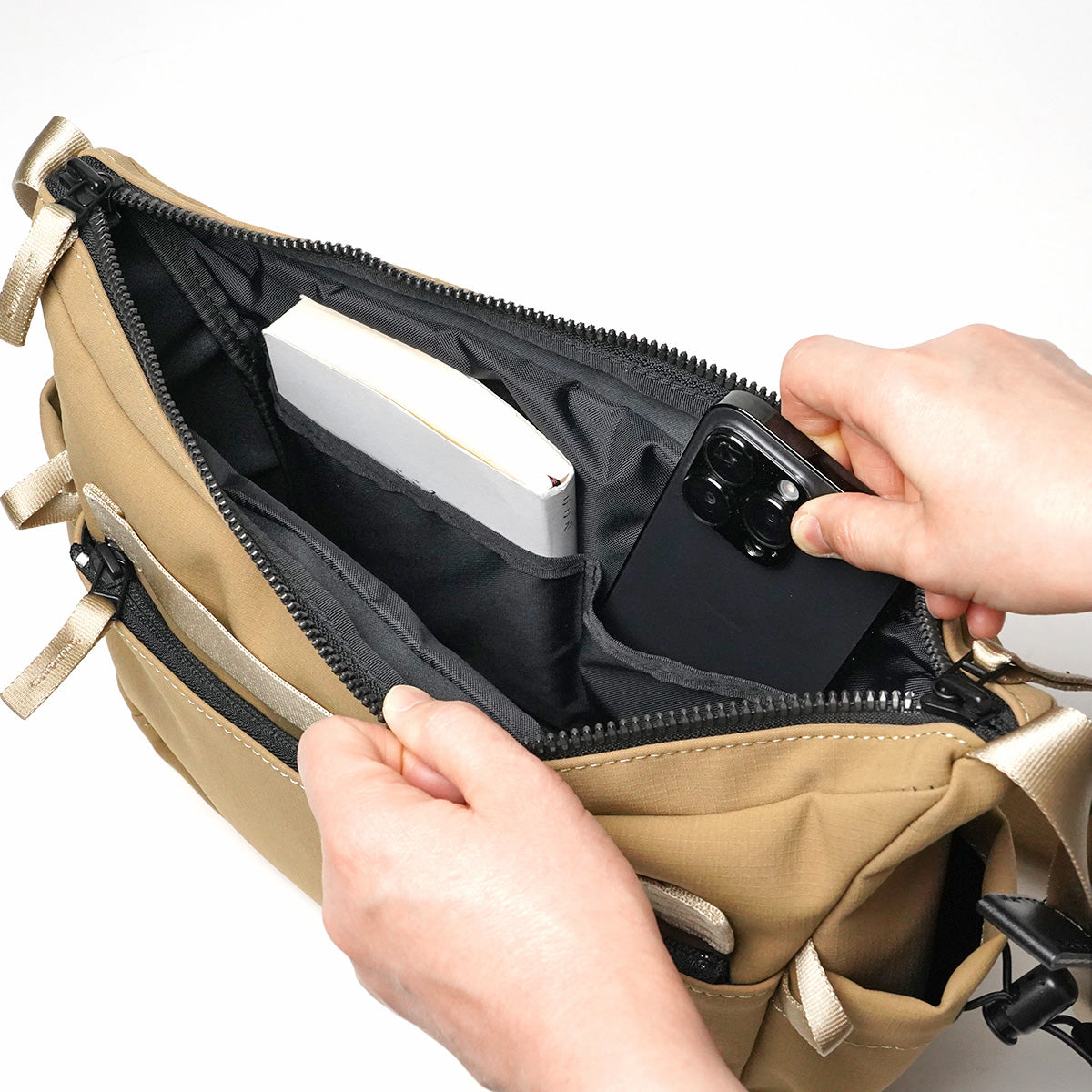 MINOTECH -Minotech Layer- Shoulder Bag, Medium, YNM5604