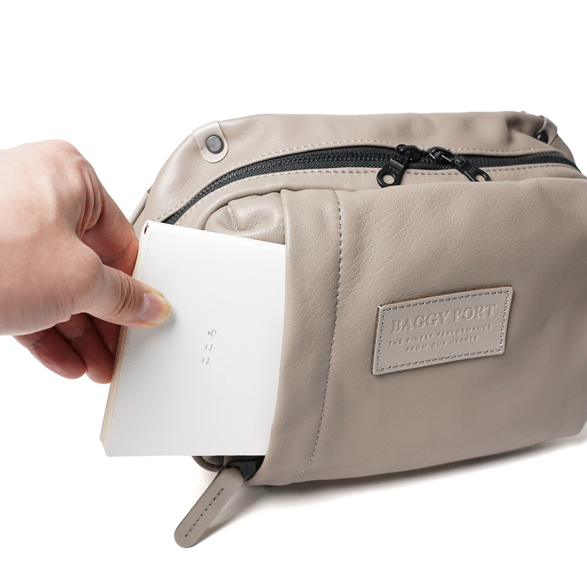 オイルソフトレザー ヨコ型 ボディバッグ YNM990