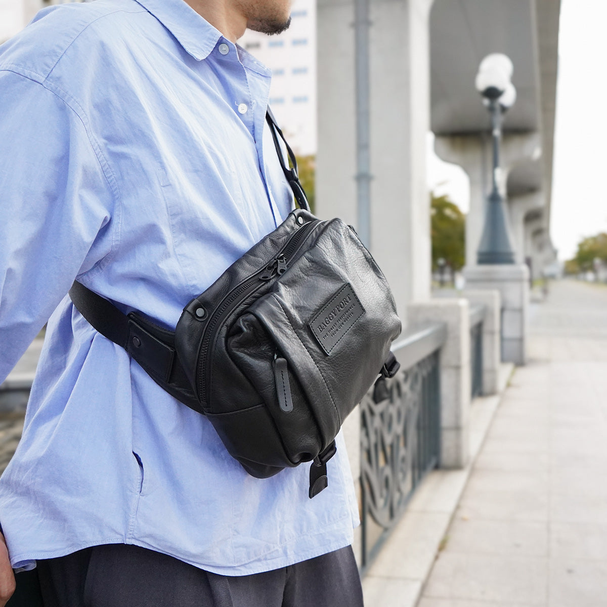 オイルソフトレザー ヨコ型 ボディバッグ YNM990