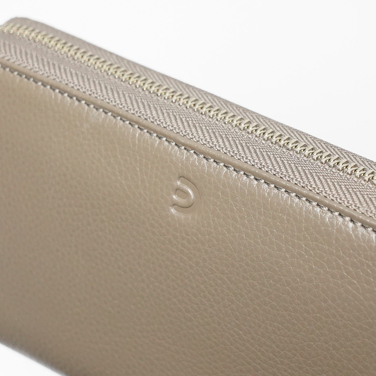 エンボスシュリンク ラウンドファスナー長財布 ZKM100