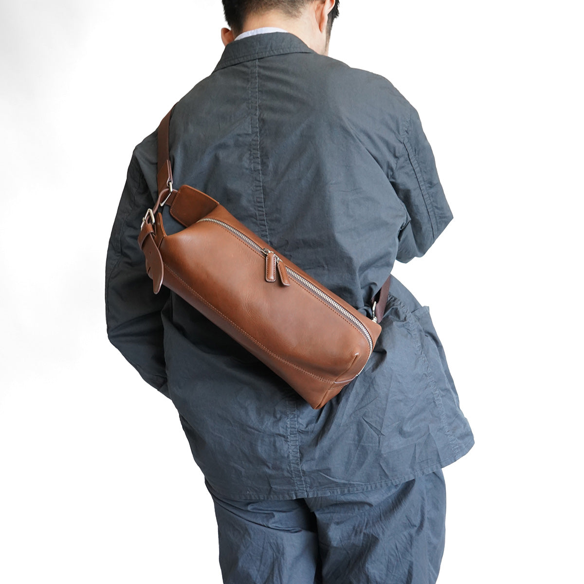 OIL PULLUP -オイルプルアップ- 筒形2WAY クラッチショルダーバッグ ZKM4000