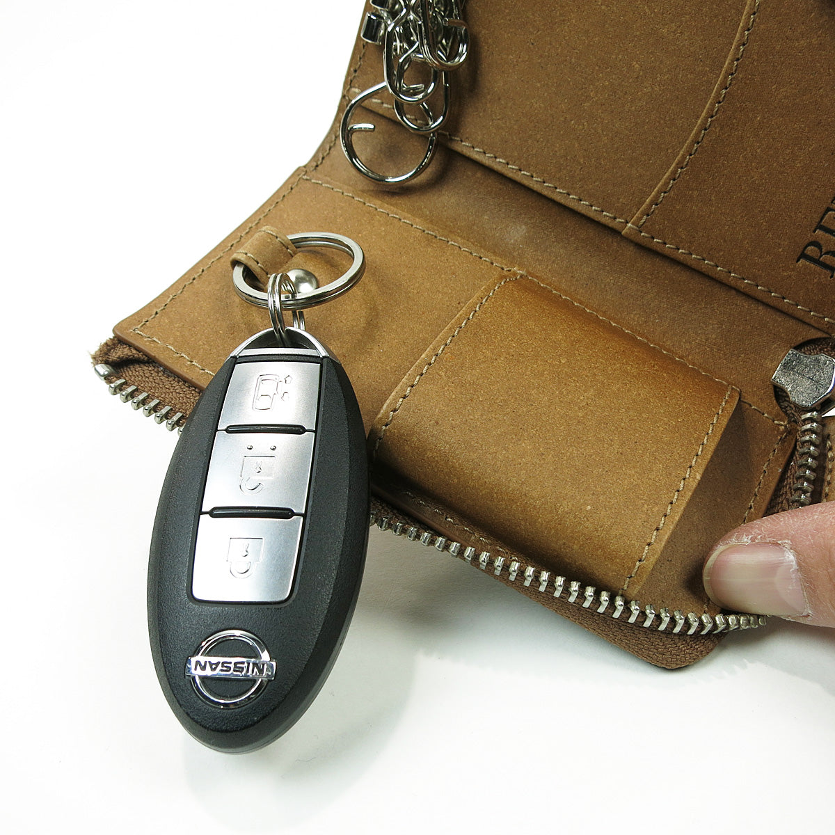 Recycled Leather Smart Key Compatible Key Case ZKM605