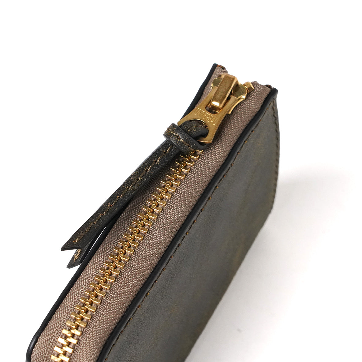 BLACK ON - L-shaped zipper compact half wallet ZYS1103