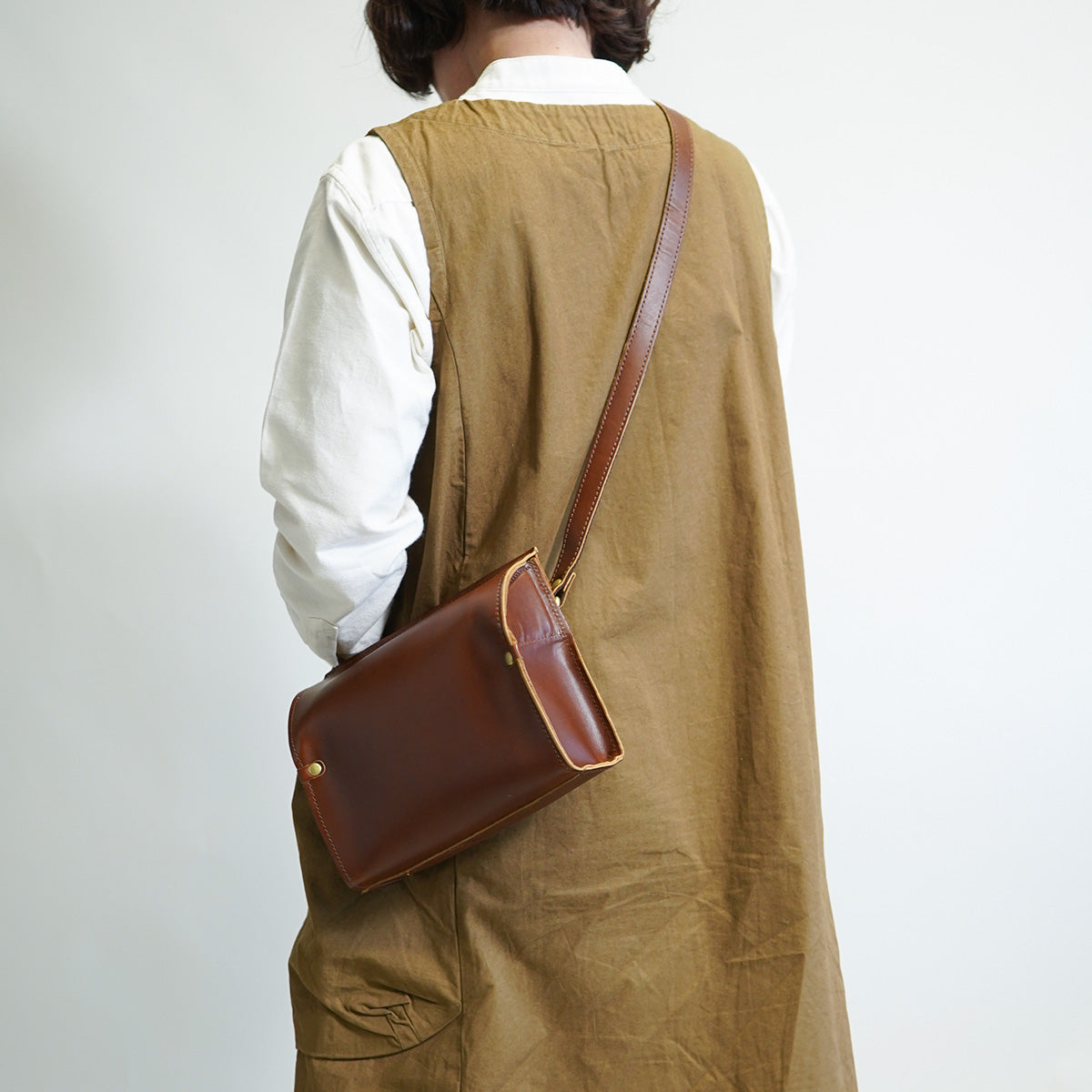 Double Oil VI LERTHER ドームミニショルダーバッグ CMAK1021