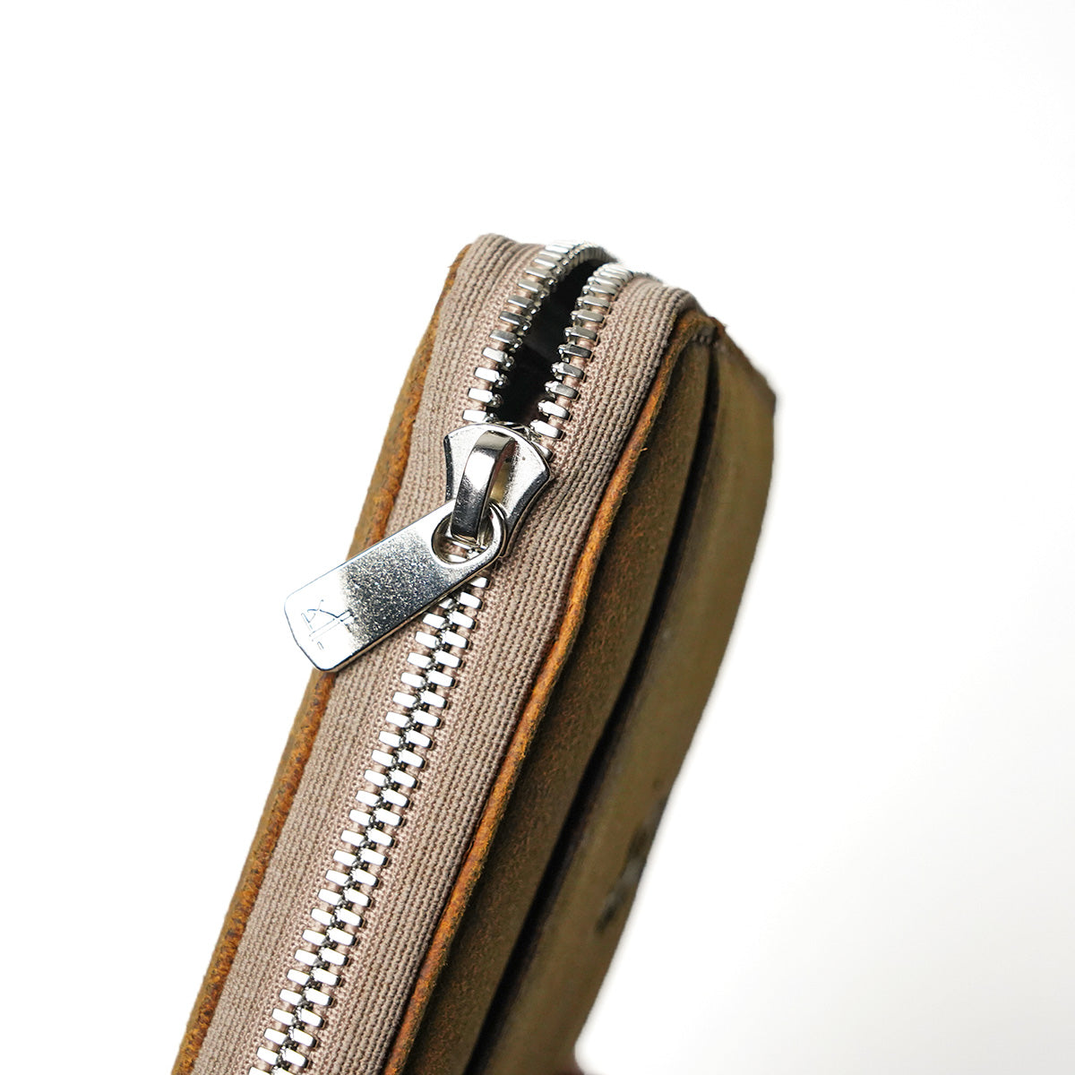 Waxed Elk Leather Round Zip Half Wallet FZKM851 